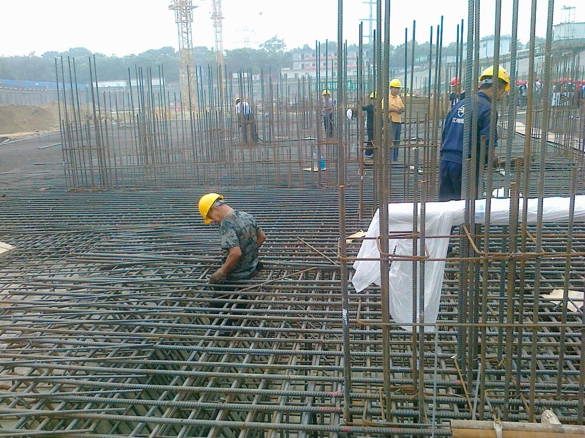 建筑工地.建筑工人.jpg